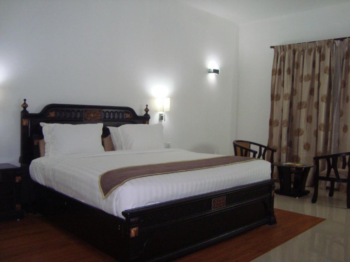 Fabhotel White Dammar Thiruvananthapuram Exteriör bild