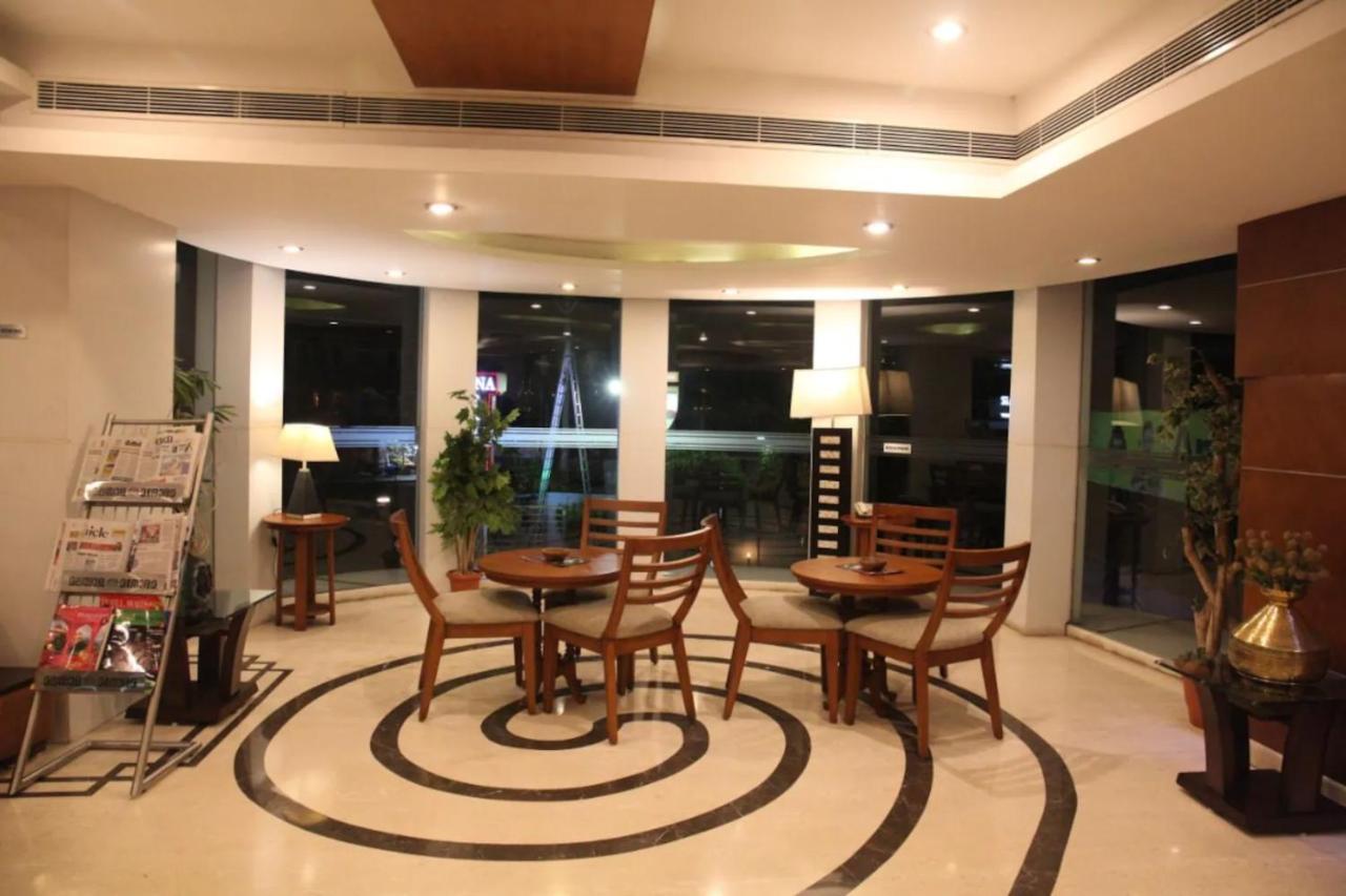 Fabhotel White Dammar Thiruvananthapuram Exteriör bild